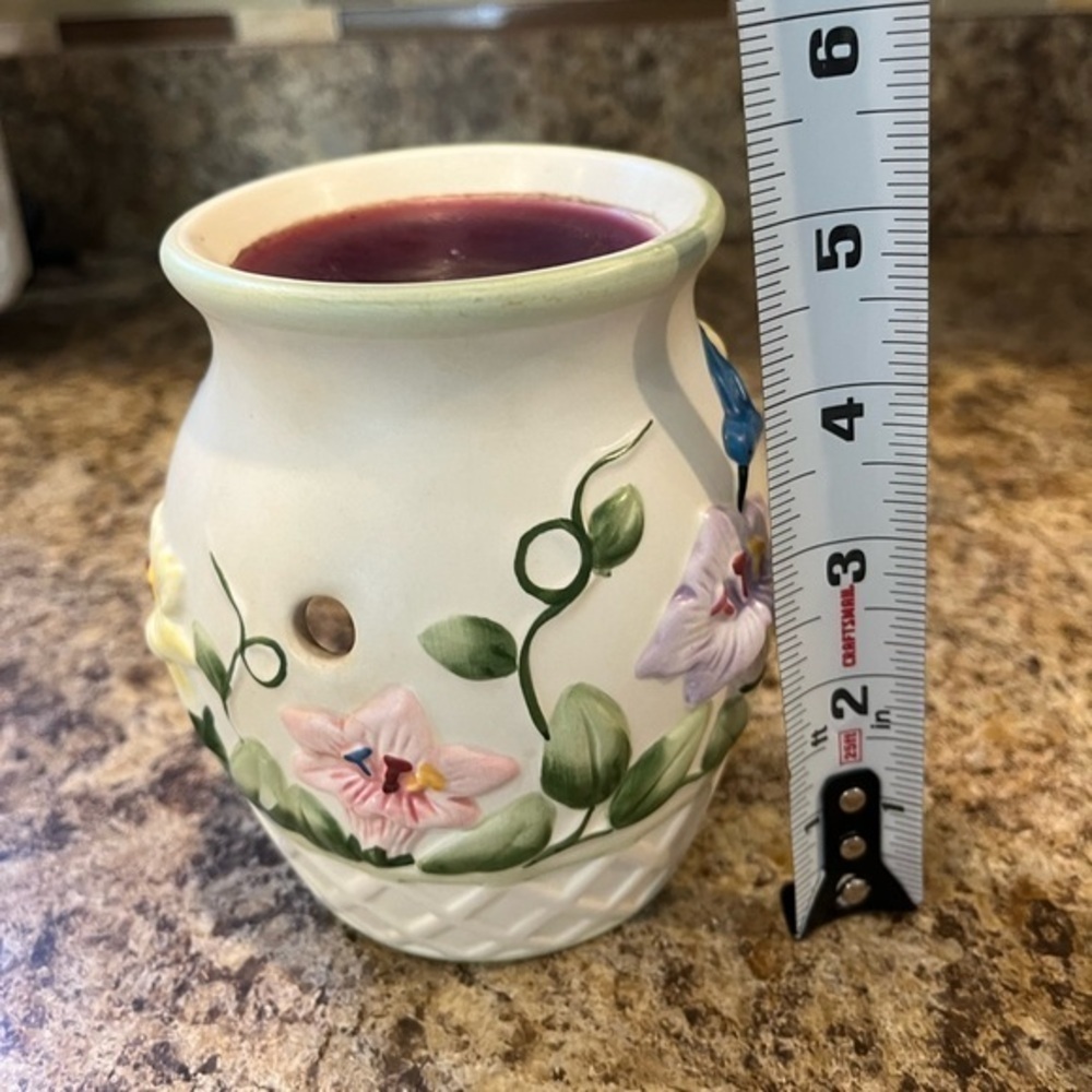Yankee Candle Floral Trailing Flowers and Hummingbird Wax Tart Warmer - Picture 8 of 11
